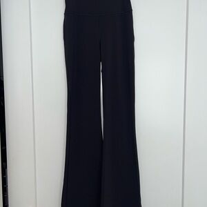 Lululemon groove super-high-rise flare pant